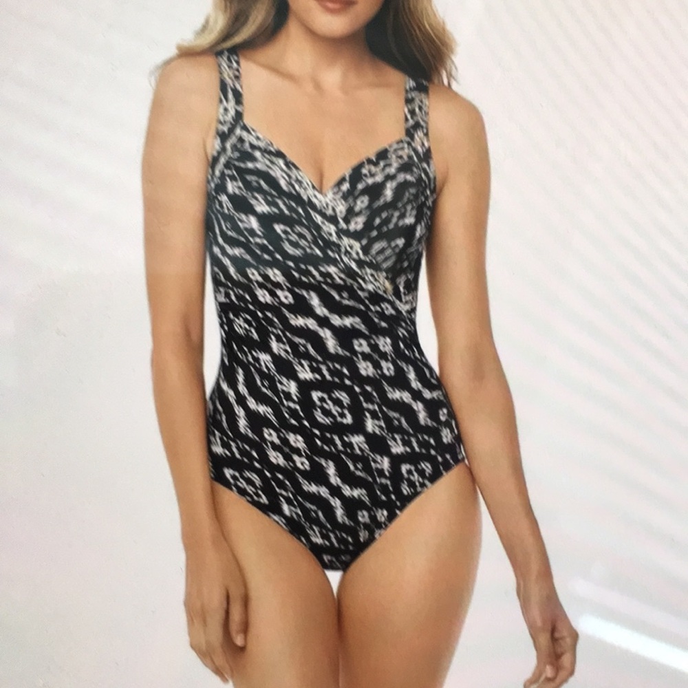 NWT Miraclesuit Slimming Blue and White Bathing Suit One Piece Swimsuit 12